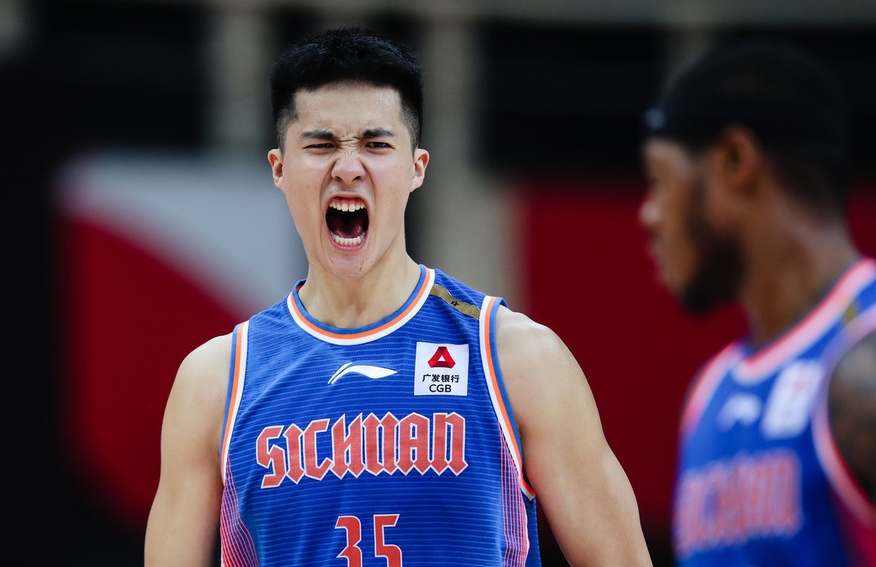 国际米兰训练开放日；赛前单刀错失引欢呼；CBA季后赛在即；球队文化再被提及的简单介绍