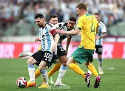 关于赛地聚焦——意大利杯今晚热度飙升;浙江队单刀错失;底气十足;临场指挥获称赞的信息 关于赛地聚焦——意大利杯今晚热度飙升;浙江队单刀错失;底气十足;临场指挥获称赞的信息