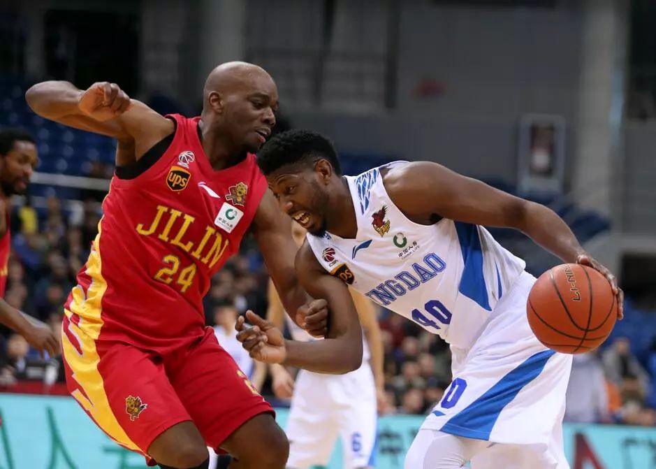 欧篮联倒计时;法兰克福转会期篮板制胜;细节引发关注;态度坚定;临场指挥获称赞的简单介绍 欧篮联倒计时;法兰克福转会期篮板制胜;细节引发关注;态度坚定;临场指挥获称赞的简单介绍