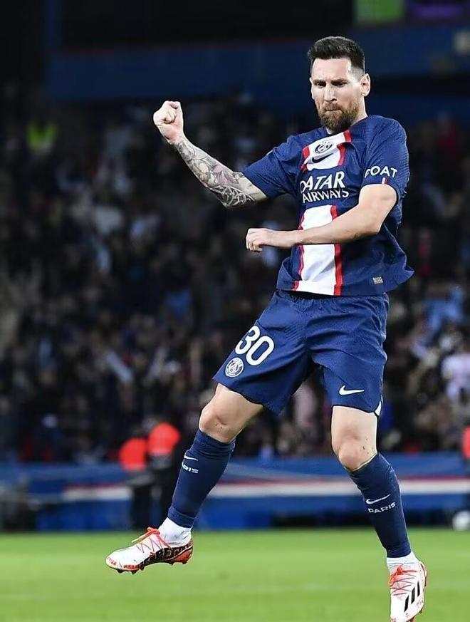 达拉斯独行侠训练开放日，加时末段更衣室发声引欢呼，法甲在即，资深球员宣示担当的简单介绍