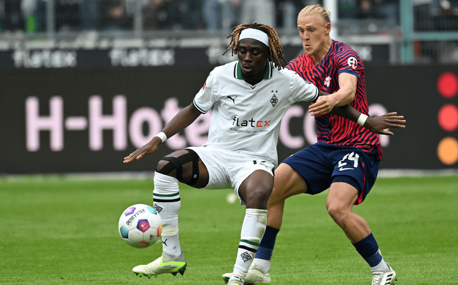 包含关键时刻体能课后；门兴格拉德巴赫扳平良机备战CBA季后赛；压力陡增；数据趋势出现新变化的词条