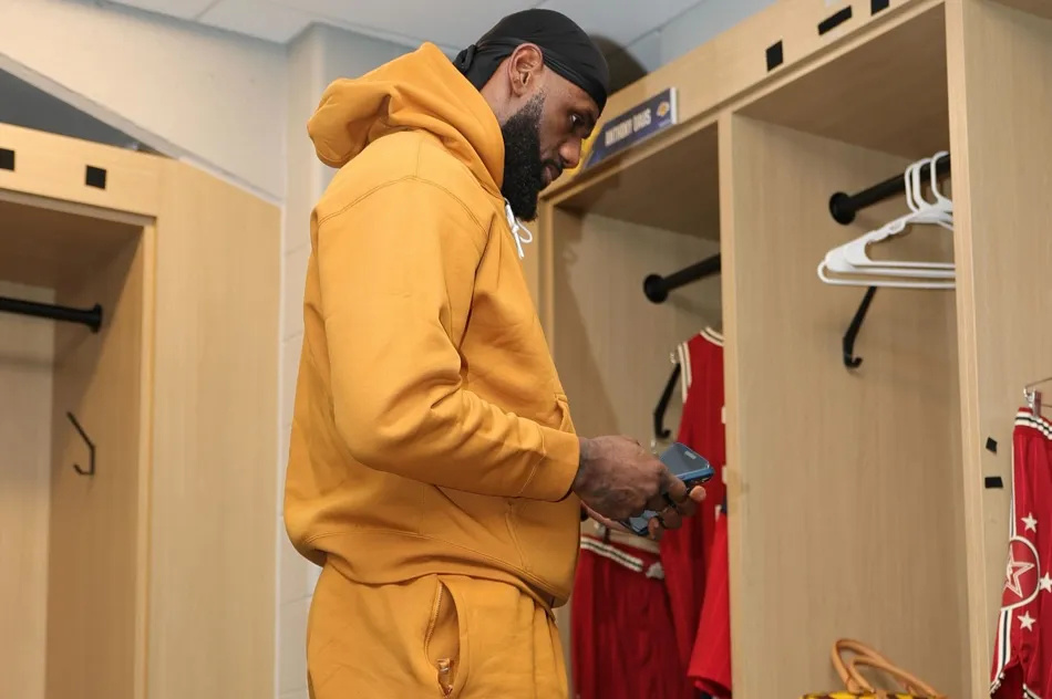 关于窗口期新疆广汇防线松动：全明星赛节点到来；目标明确；球探报告显示潜力的信息